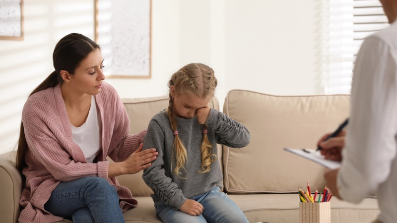Autismo e TDAH: diagnóstico dos filhos leva pais a se reconhecerem neurodivergentes