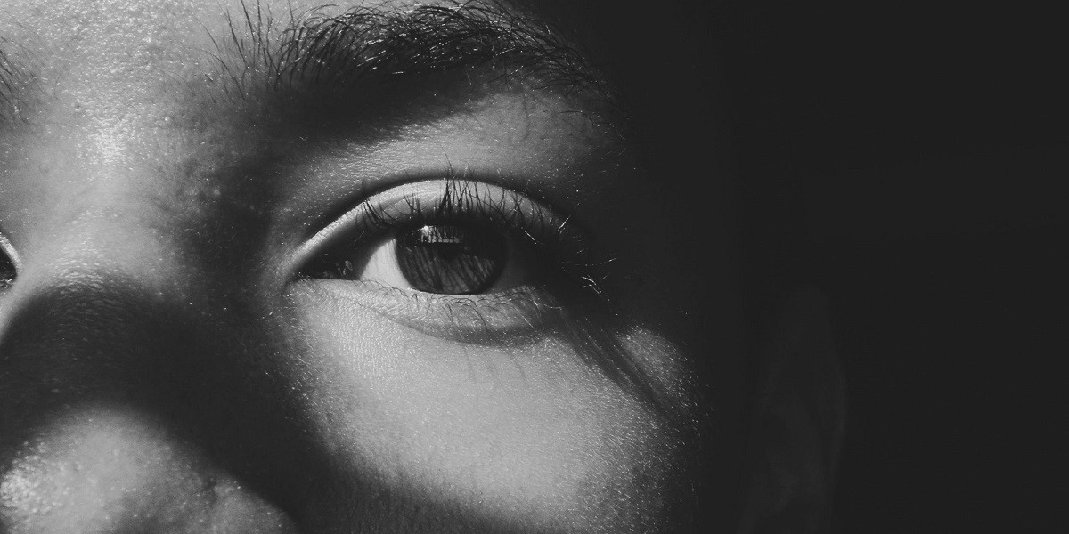 Tatuagem para mudar cor dos olhos é procedimento de alto risco
Leia mais...